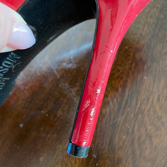MOSCHINO EUC Red Patent Leather Studded Bow Pumps - Picture 10 of 16